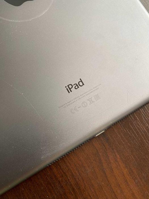 Apple iPad Air A1474 Wi-Fi (2013) 32GB