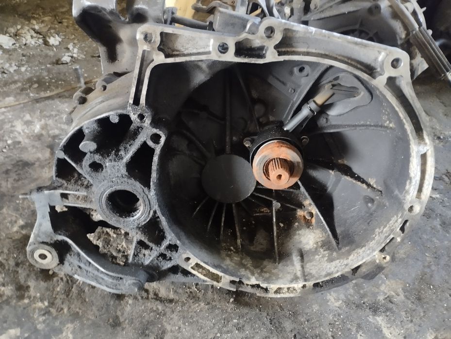 КПП коробка передач Форд Фокус 1.6 tdci 16V 3M5R7F096YF