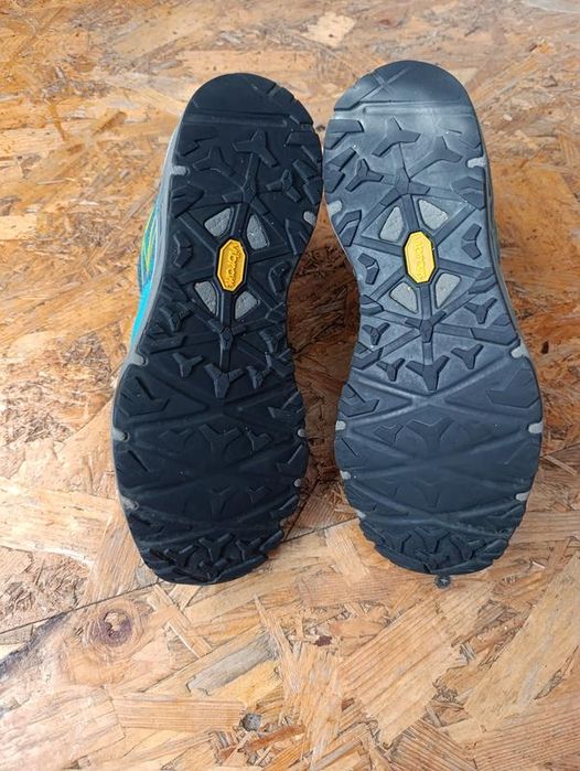 Трекінгові кросівки The North Face 40.5