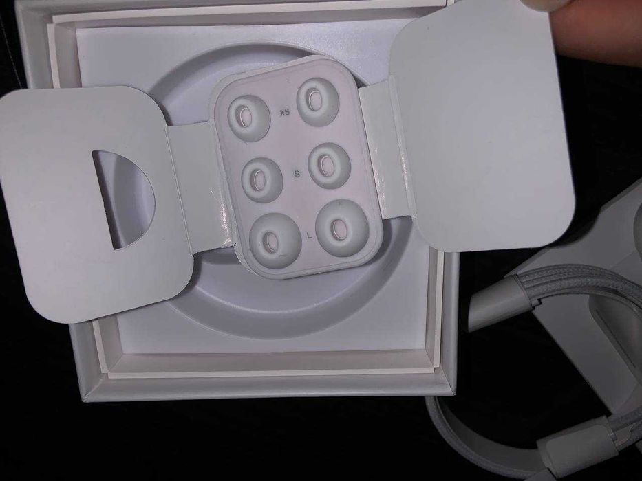 AirPods Pro 2 (USB-C) + Чохол у Подарунок! Нові, Повний Комплект