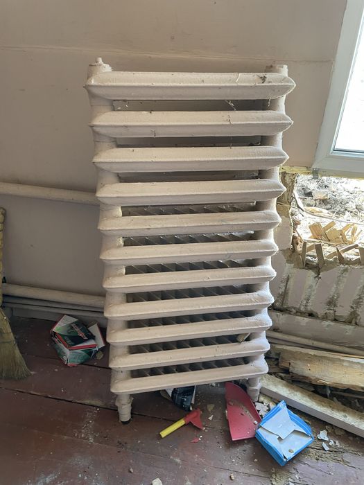 Віддам безкоштовно дошки на дрова з сараю та шифер