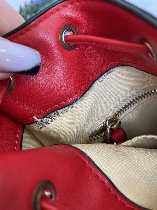 Valentino Garavani сумка с ремнем шипами сумочка-мешок