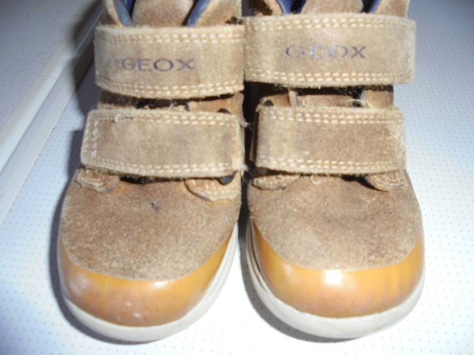 botas de menina da marca GEOX práticas