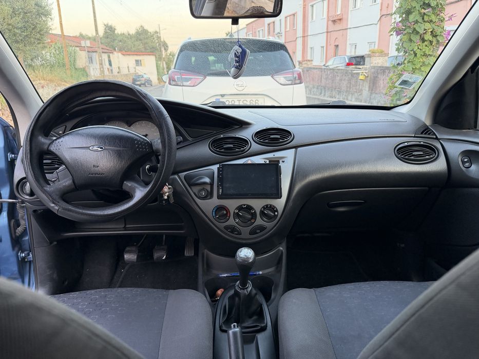 Ford focus 1.4 zetec se gasolina 2002 em bom estado negociavel