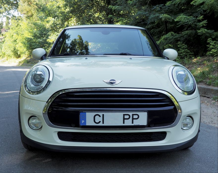 Mini Cooper 1.5 gasolina automático ,GPS, bancos em couro, estacionamento automático