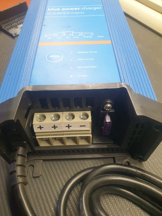 Victron energy зарядне для акумулятора