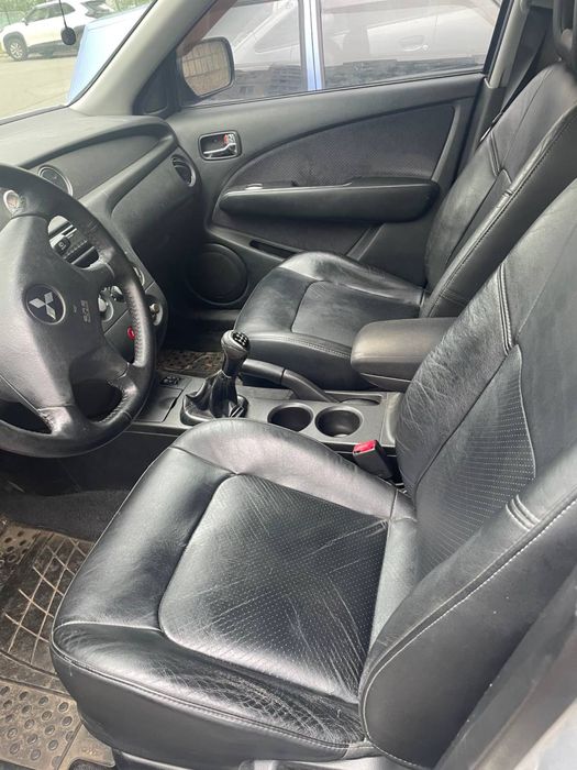 Mitsubishi Outlander 2004 року