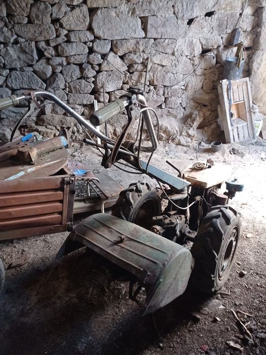 Moto cultivador  com motor Lombardini a gasolina