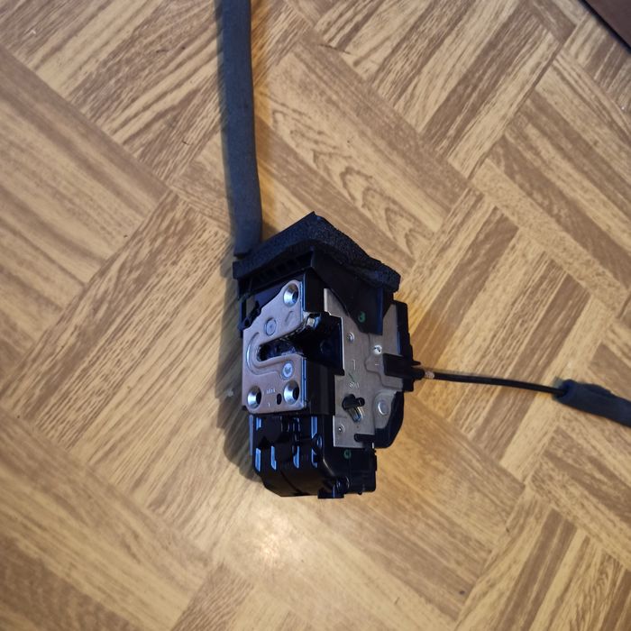 Замок дверей 825014EA2A (RENAULT)