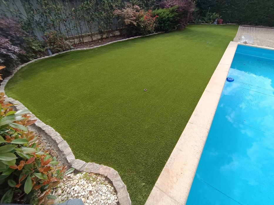Artificial Grass Installation451422479870873601
