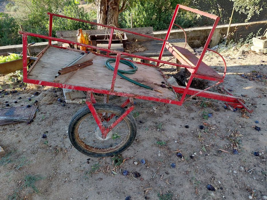 Atrelado antigo para motoenxada/motocultivador