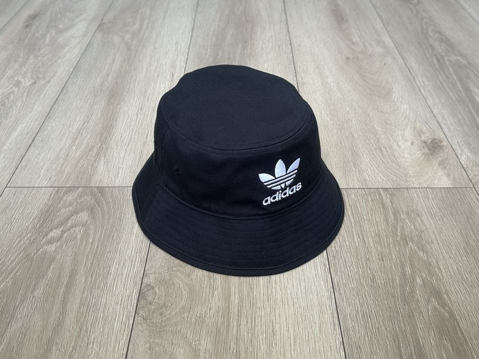 Панама adidas чорна