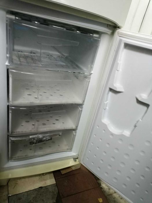 Холодильник Indesit