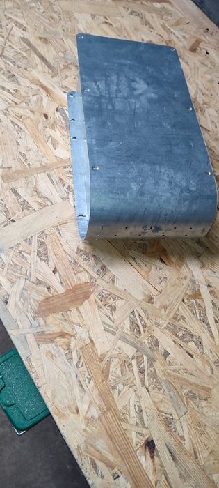 Бункерні годівниці для кроликів