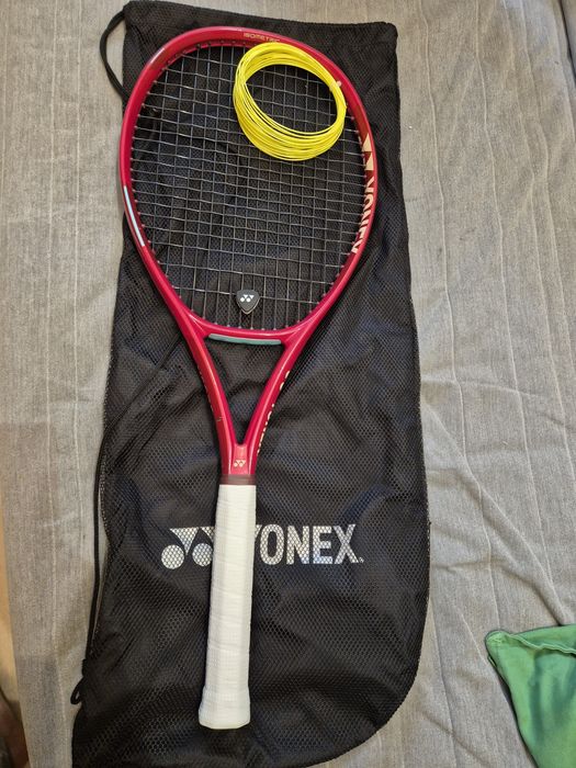 Rakieta Yonex vcore100-ruby red