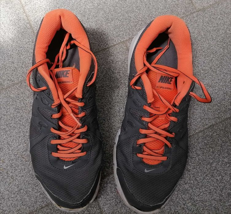 Sapatilhas Nike revolution  44