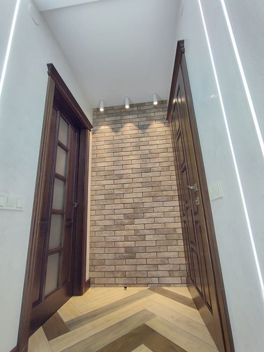 Велика  3-кімнатна квартира з дизайнерським ремонтом