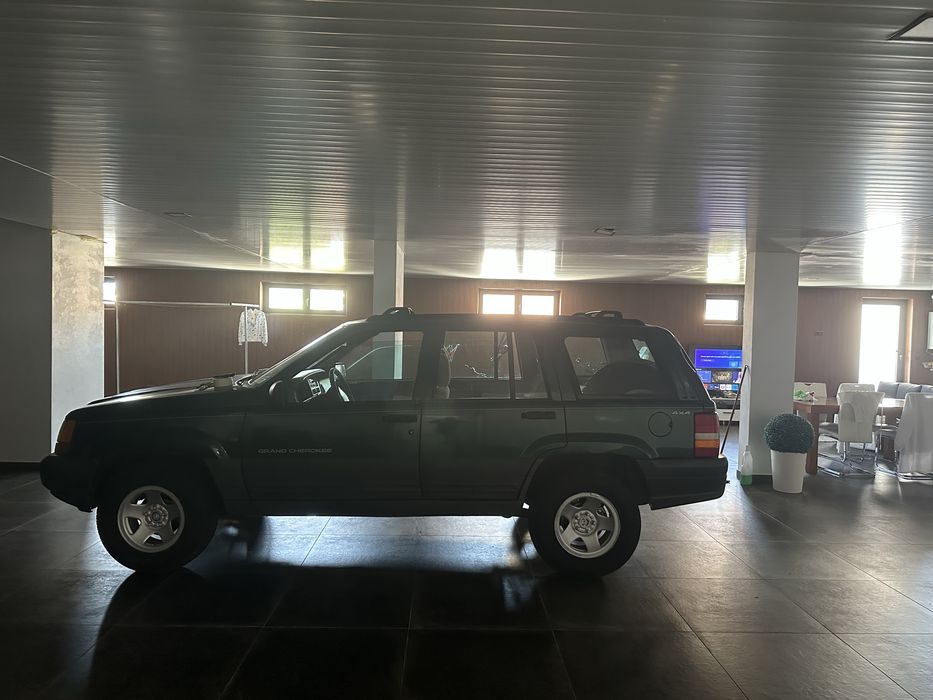 Jeep grand cherokee 2.5 td laredo