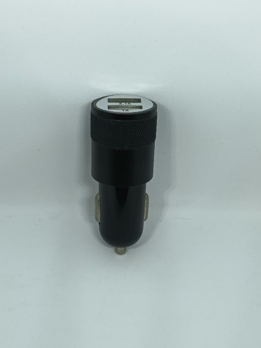 Carregador de isqueiro com 2 portas USB