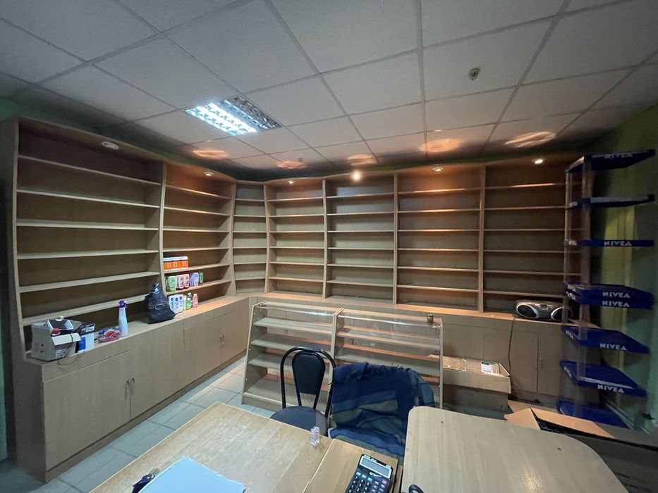 Торгові стелажі 1000грн