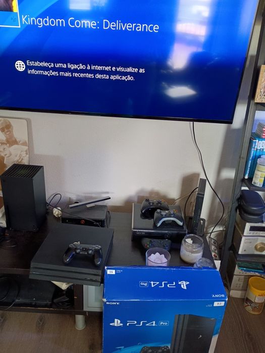 PS4 Pro 12.52 com disco blu-ray especial