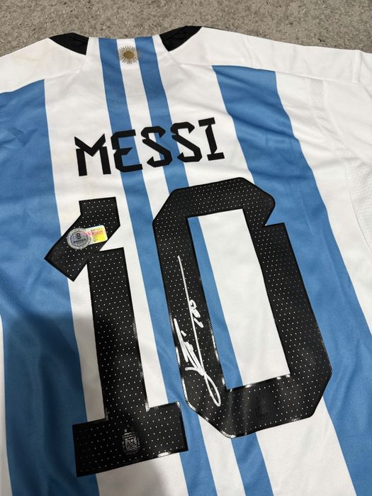 Camisola assinada lionel Messi ( com certificado)