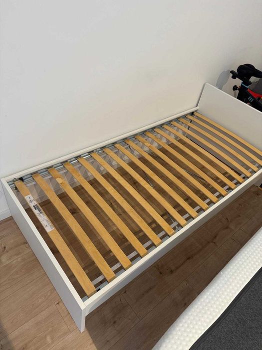 Cama IKEA 90x200 + estrado  – excelente estado