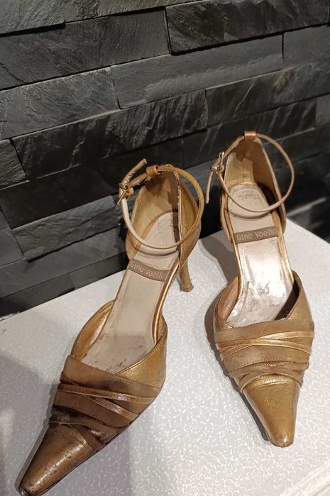 Sapatos Pele e camurça salto alto dourado e castanho Nº 37 Gino Valleo