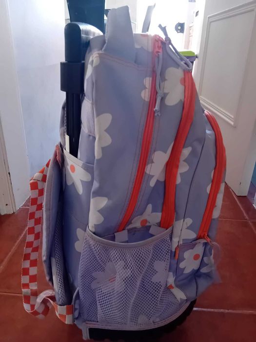 Mochila escolar menina
