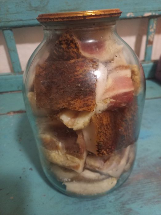 Продам домашнє сало в банках обсмалене на соломі