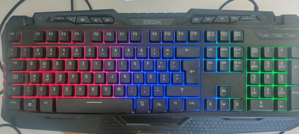 Teclado Gamer c/ leds