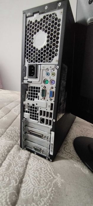 Computador - Torre + Ecã