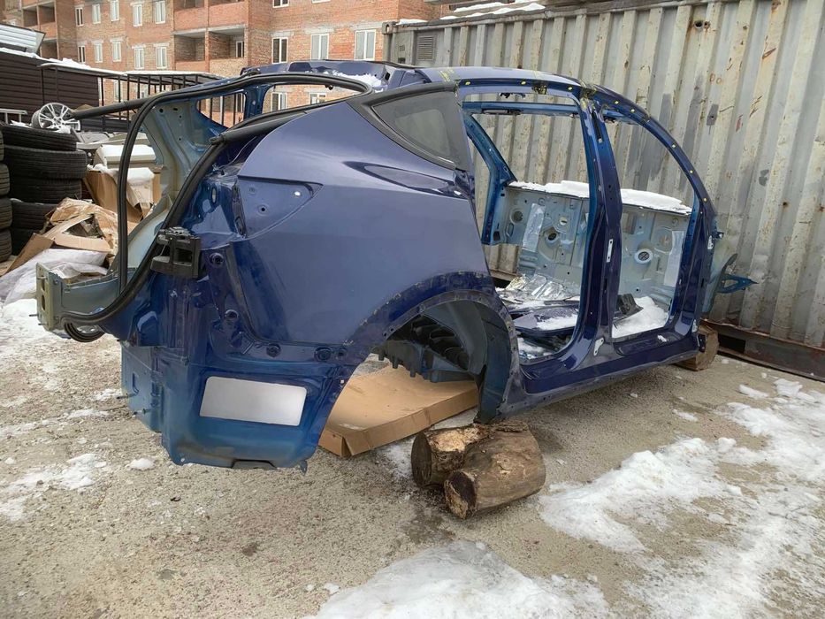 Крило , чверть Tesla model Y