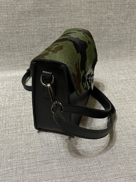 Кожаная стильная сумка Италия