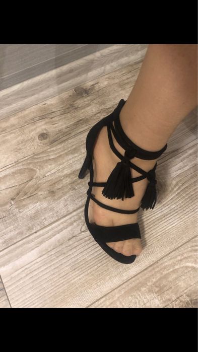 Buty sandały  szpilki frędzle  rozmiar 39