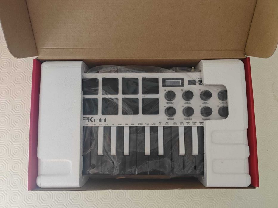 Teclado Akai MPK Mini MK3 Special Edition White