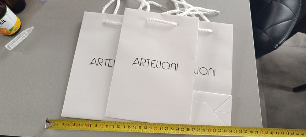 Trzy torebki na biżuterię