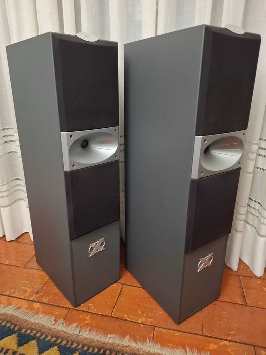 Colunas - Jamo X550