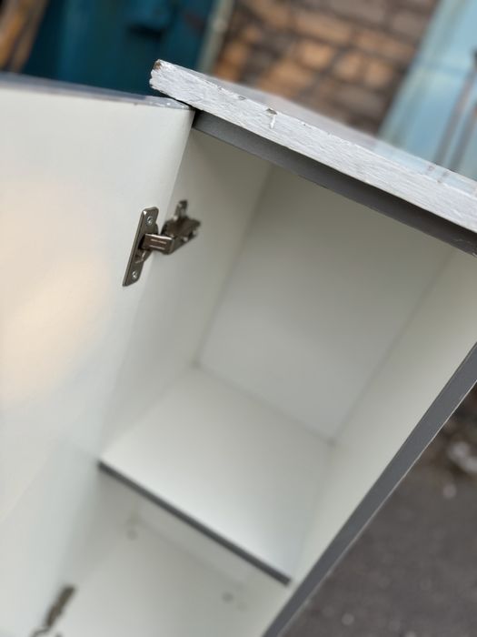 С ящичками и ручкой