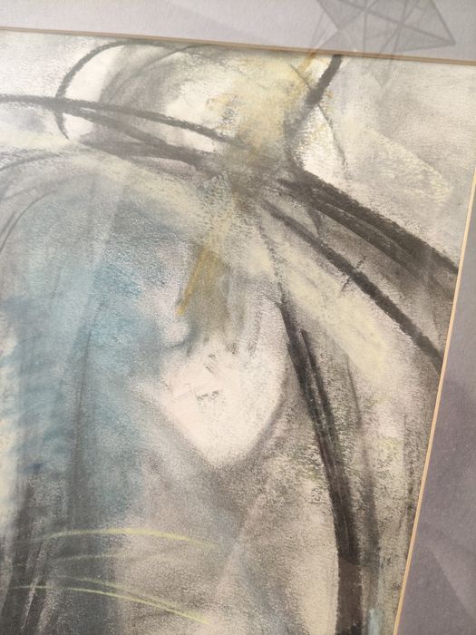 Quadro abstrato de mulher feita a giz