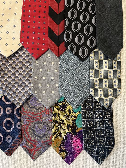 Різноманітні шовкові краватки
