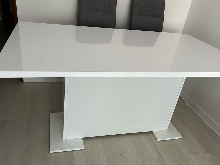 Conjunto Sala de Jantar Homy Casa: Mesa Fixa + 4 Cadeiras Houston (Como Novo)