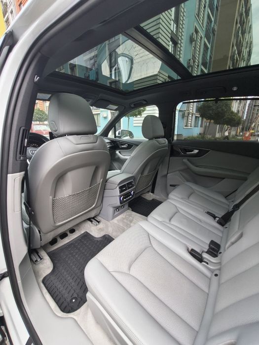 Audi Q7 2019 VIN WA1VAAF71KD034046 фото оголошення 13 з 24