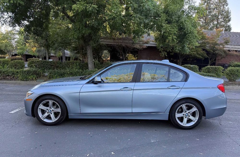 BMW 3 Series 328i      2015