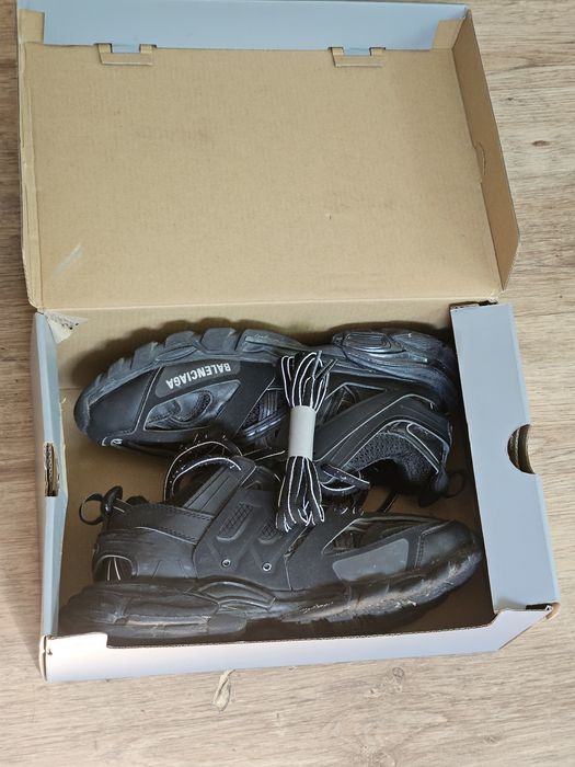 Balenciagi track