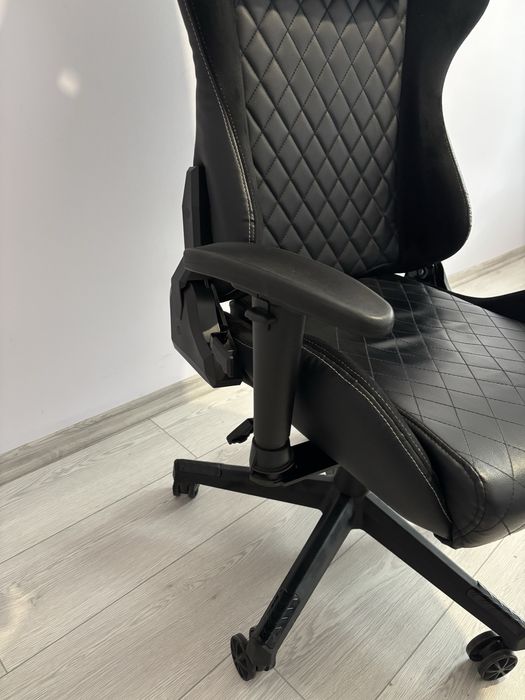 Ігрове крісло Hator Darkside (HTC-919)