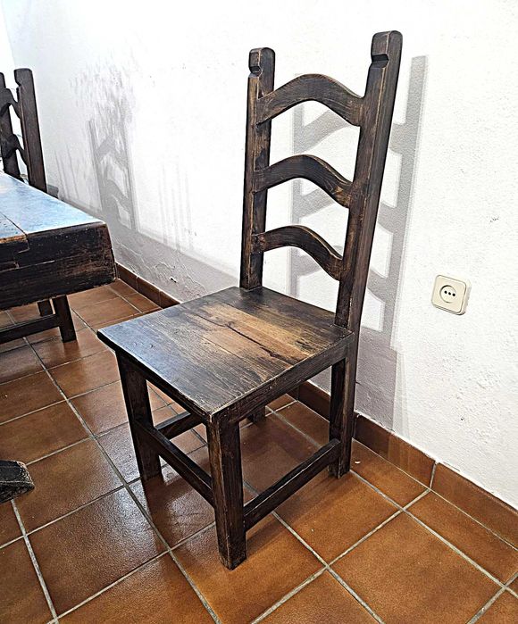 Mesa de jantar em madeira maciça + 8 cadeiras — 2 metros