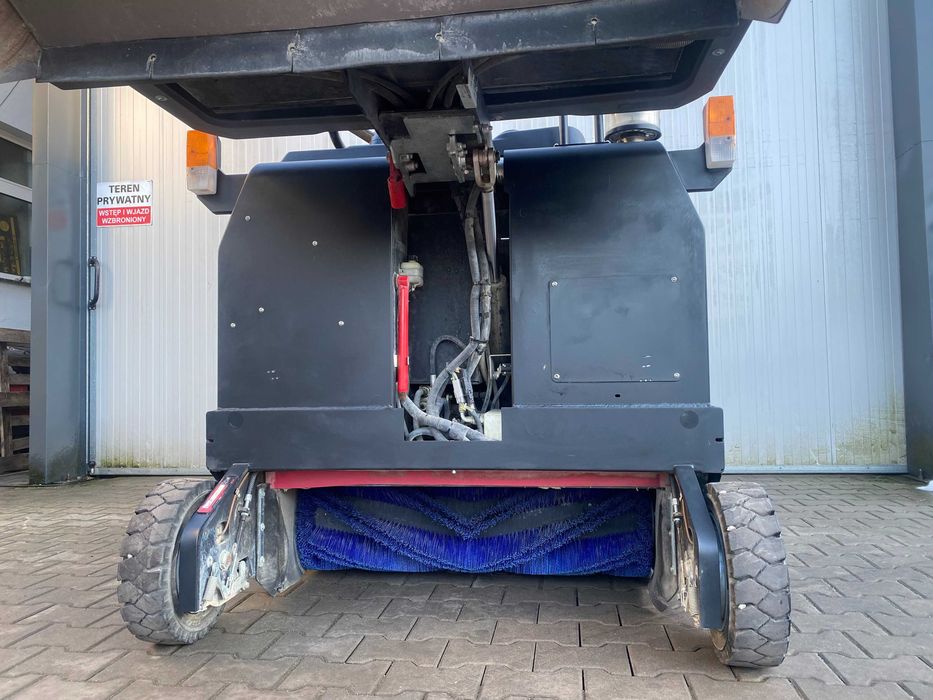 Zamiatarka karcher km 130 130 rd z 2017r