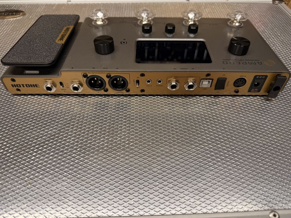 HOTONE Ampero – multiefekt gitarowy