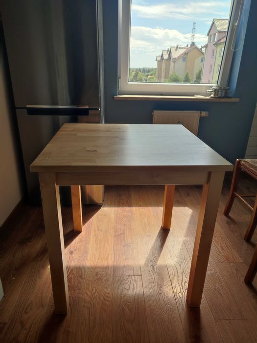 Stół drewniany kwadratowy Ikea